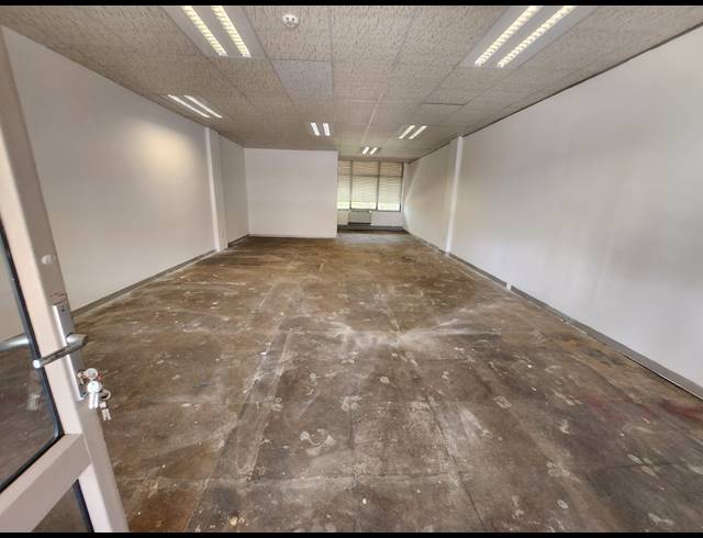 96M² OFFICE TO LET IN VORNA VALLEY
